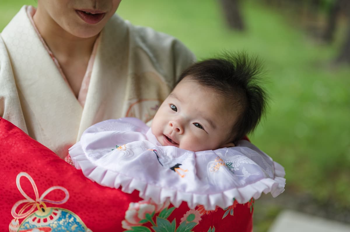 お宮参りの赤ちゃん