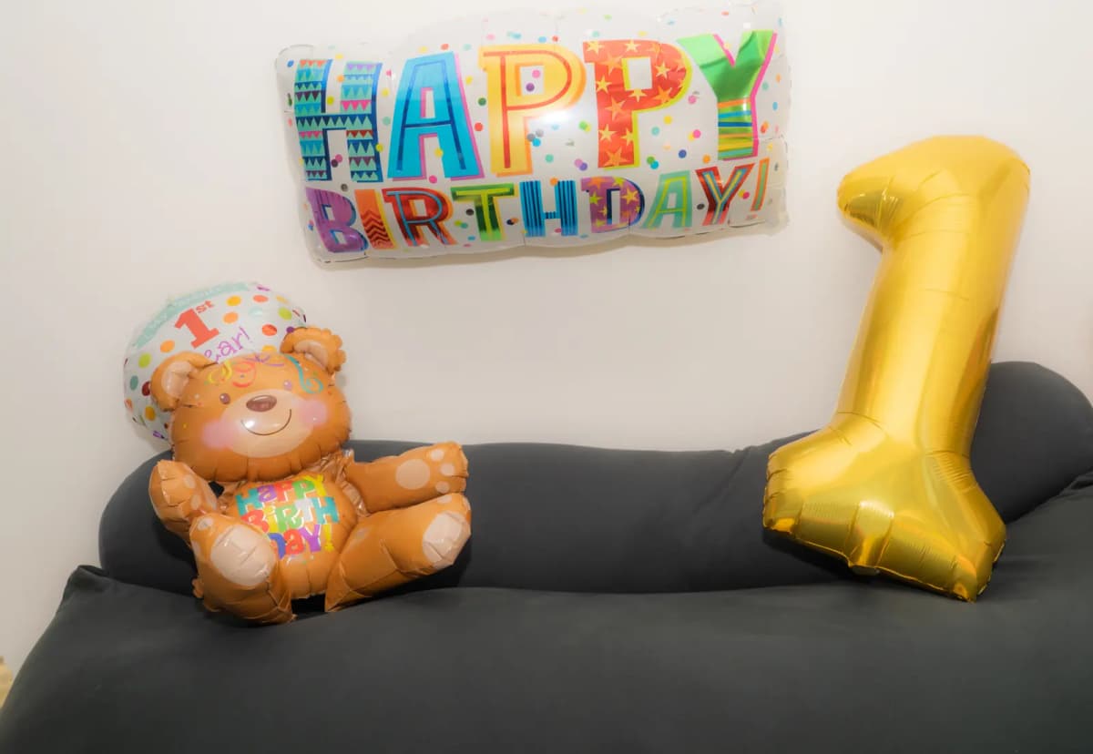 HAPPY BIRTHDAYのバルーンと数字の風船