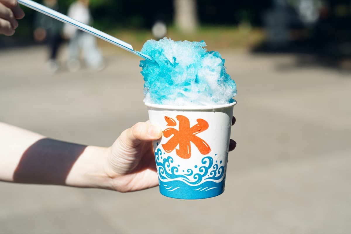 夏の定番かき氷の歴史・種類と定番シロップの由来｜おいしい楽しみ方を解説のサムネイル画像