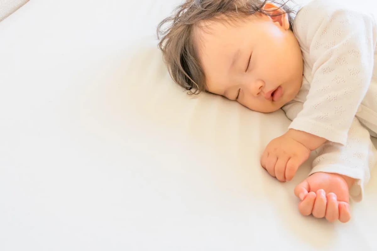 すやすや眠る赤ちゃん