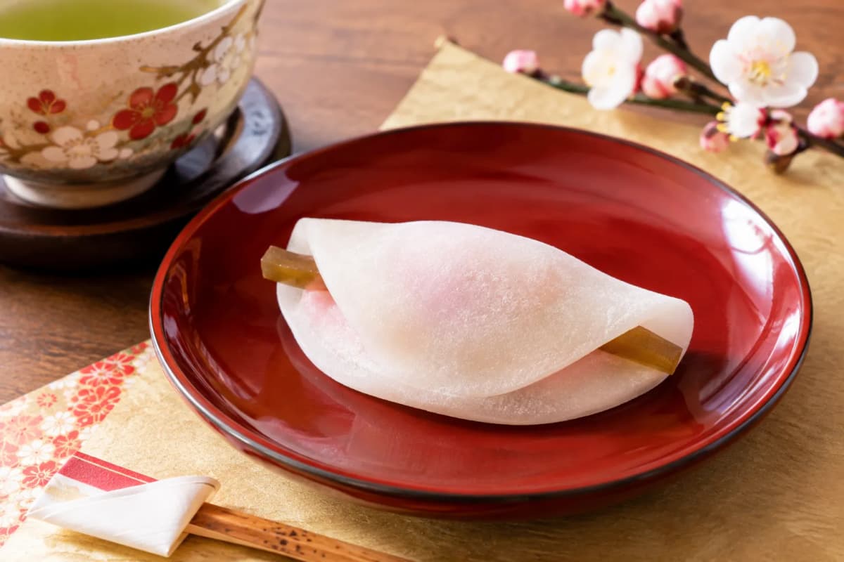 花びら餅と抹茶